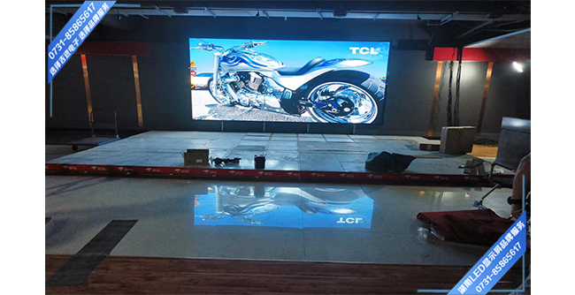 懷化溆浦縣警予東路某酒店舞臺LED顯示屏